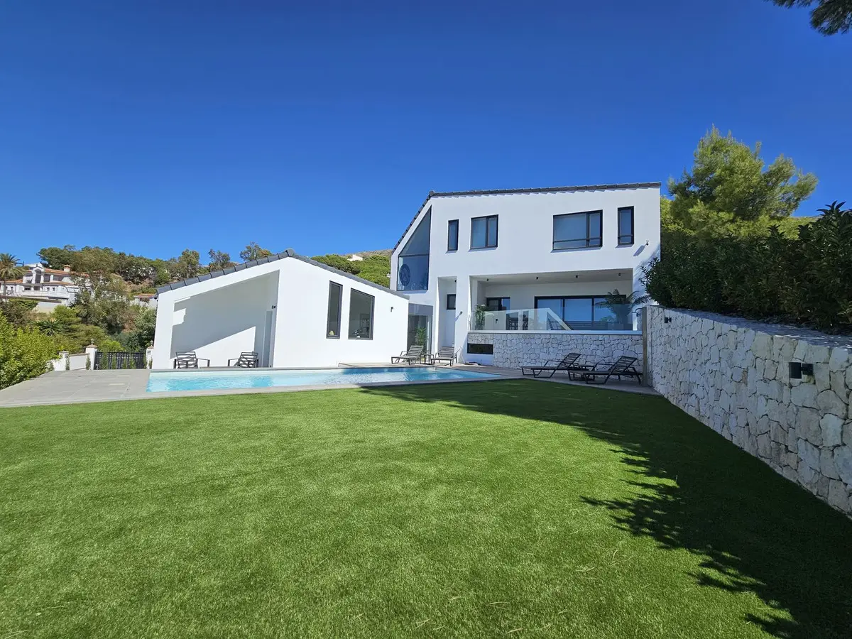 Detached Villa for sale in Mijas — photo 1