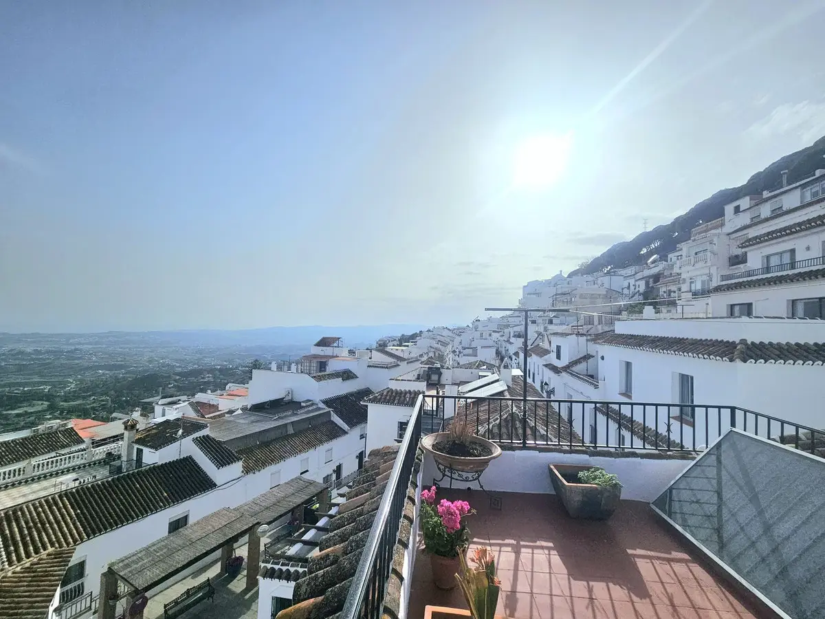 Semi-Detached House for sale in Mijas — photo 1