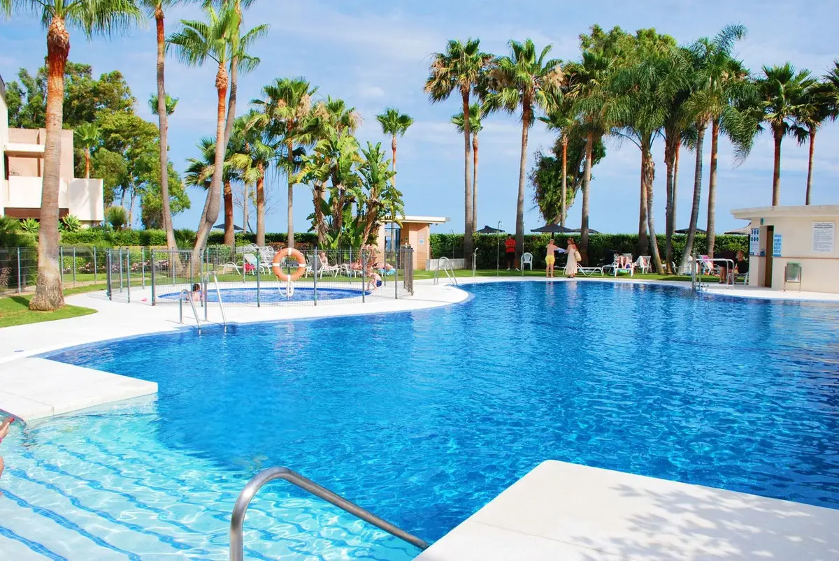 Ground Floor Apartment for sale in Estepona — photo 1