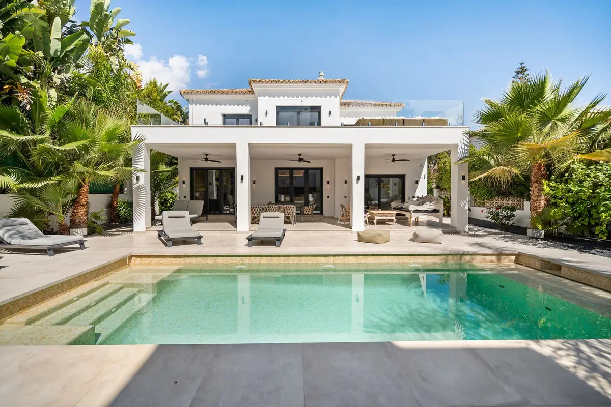 Detached Villa for sale in Marbesa — photo 1