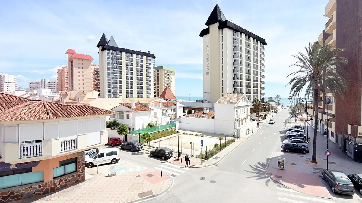 Middle Floor Apartment for sale in Fuengirola — photo 1