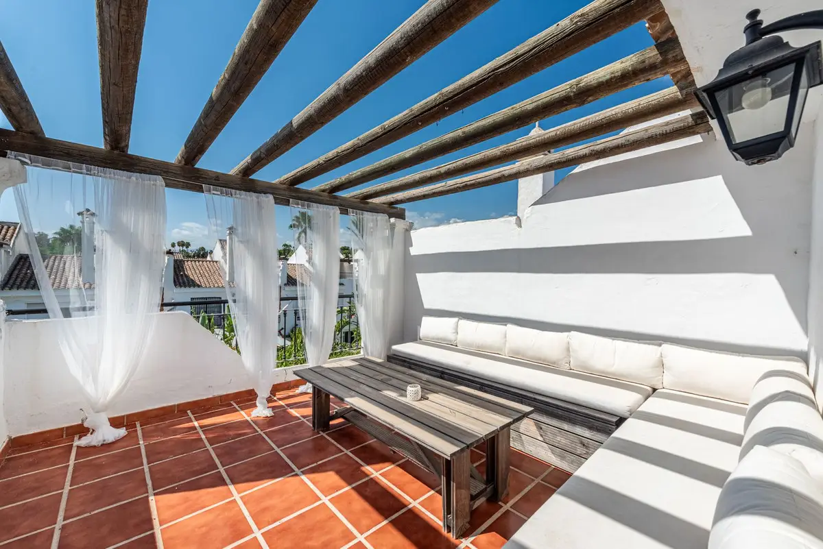 Townhouse for sale in Nueva Andalucía — photo 1