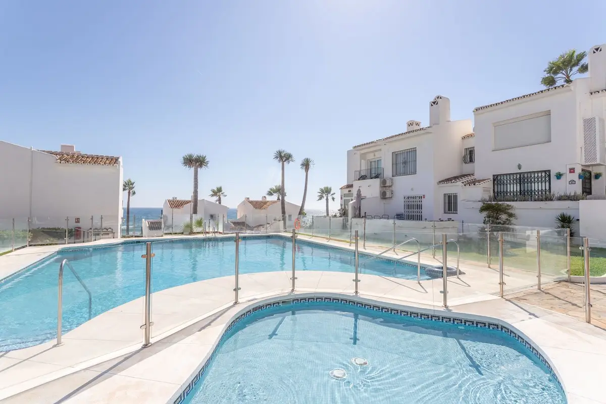 Semi-Detached House for sale in Riviera del Sol — photo 1