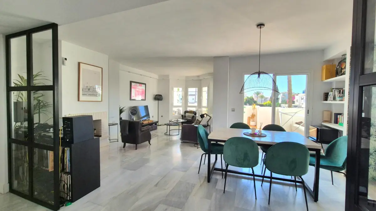 Middle Floor Apartment for sale in Marbella — photo 1