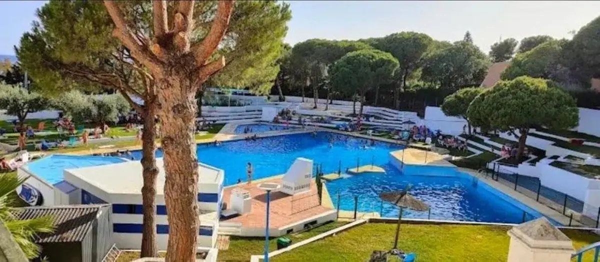 Townhouse for sale in Estepona — photo 1