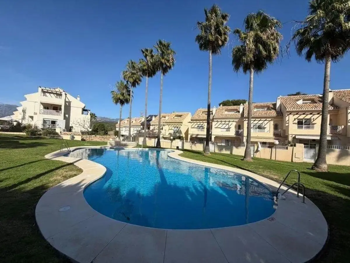 Townhouse for sale in El Rosario — photo 1