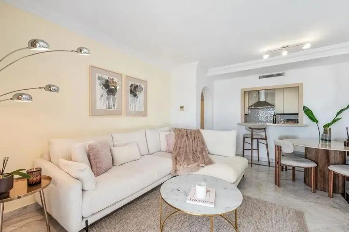 Middle Floor Apartment for sale in Puerto Banús — photo 1