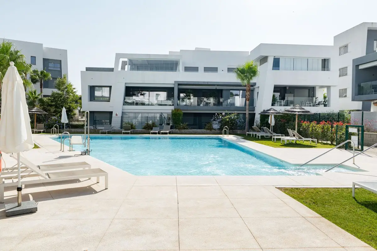 Top Floor Apartment for sale in Estepona — photo 1