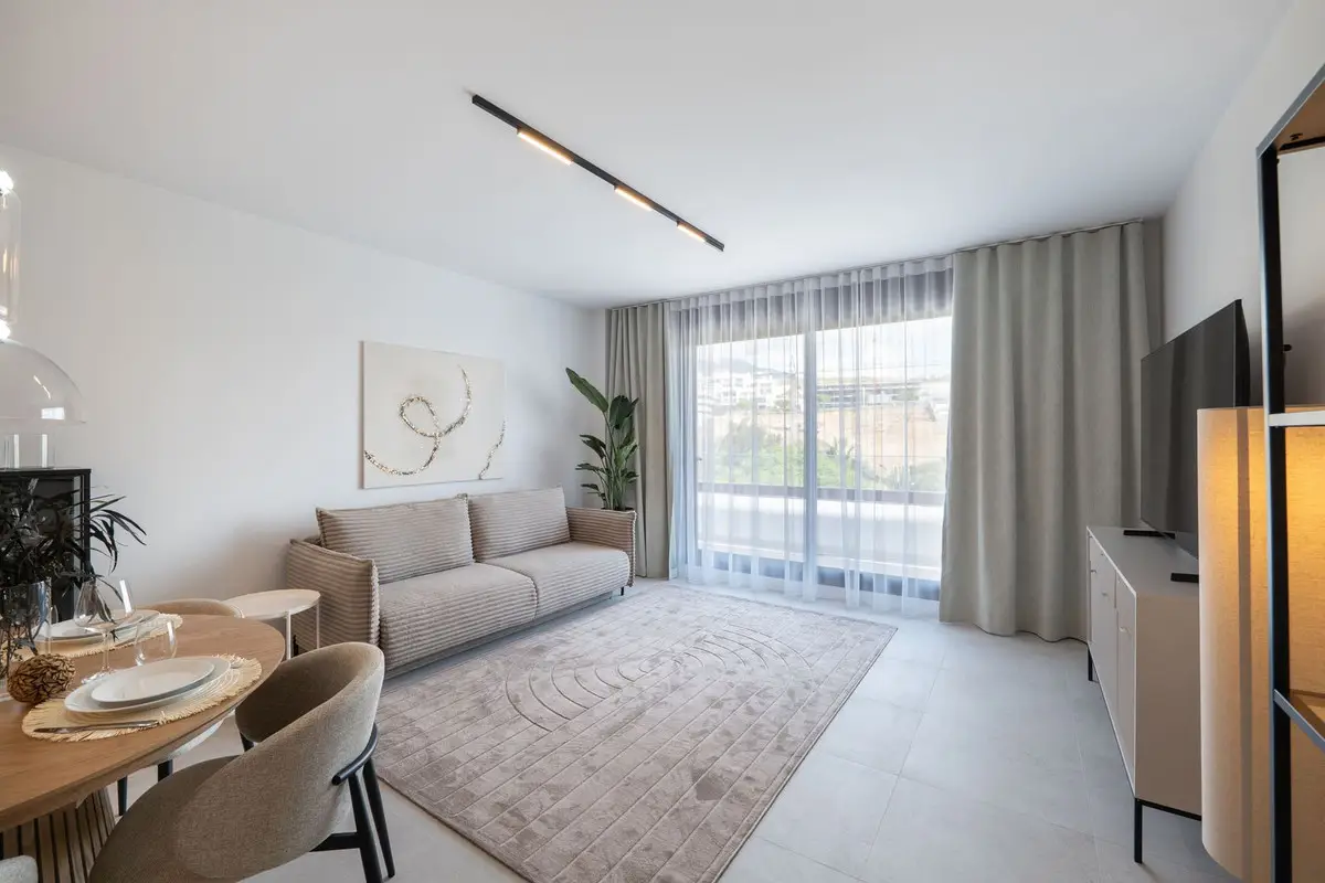Middle Floor Apartment for sale in Estepona — photo 1