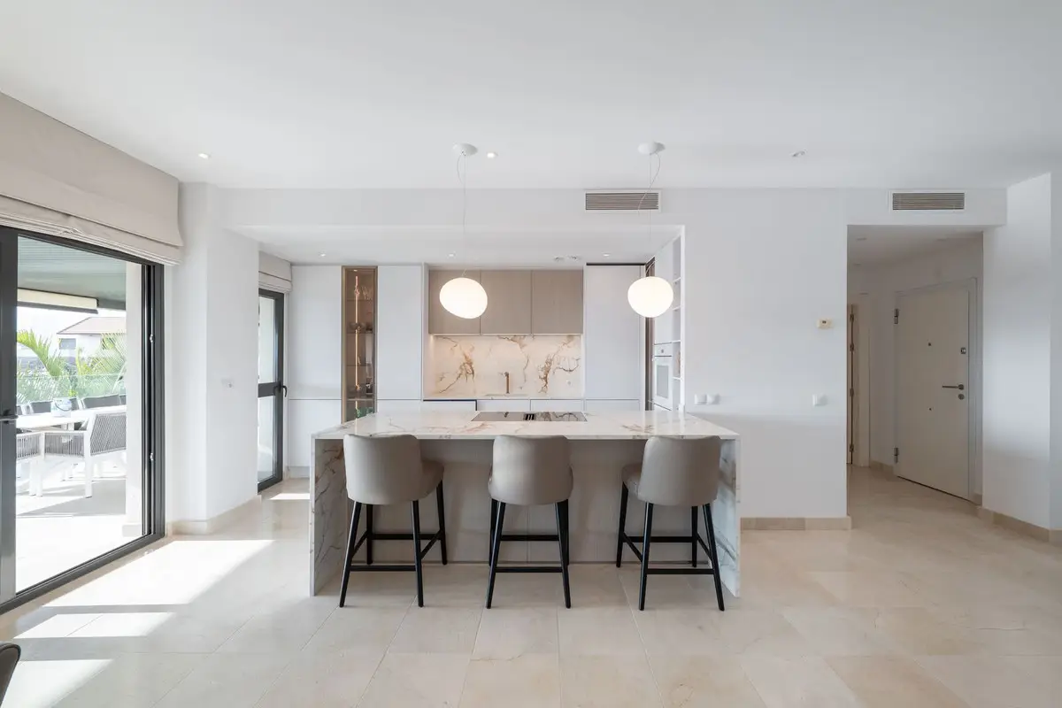 Apartamento en planta intermedia en venta en Los Flamingos — foto 1