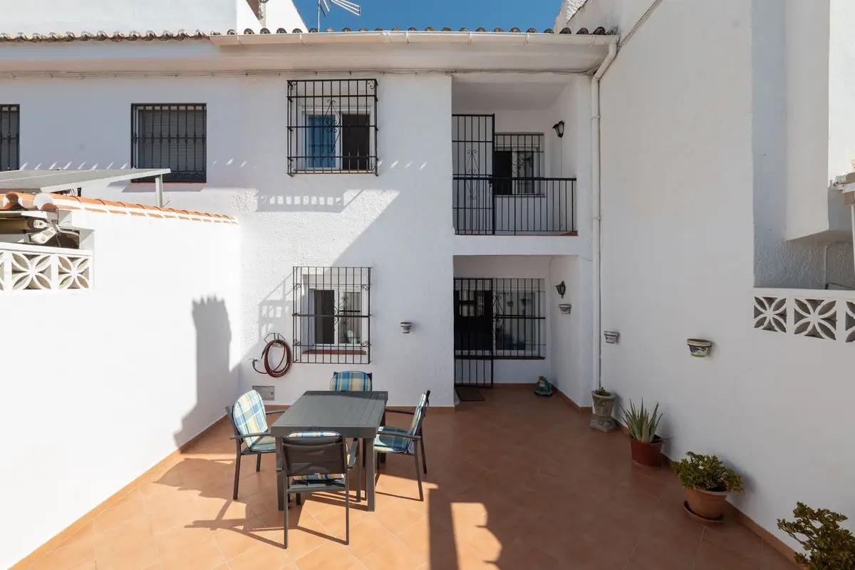 Townhouse for sale in Nueva Andalucía — photo 1