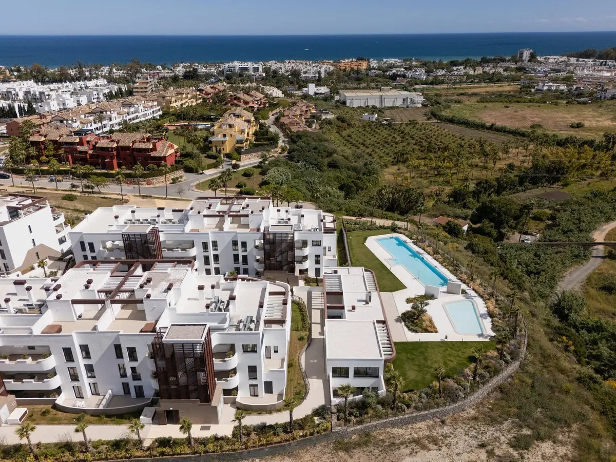 Ground Floor Apartment for sale in Estepona — photo 1
