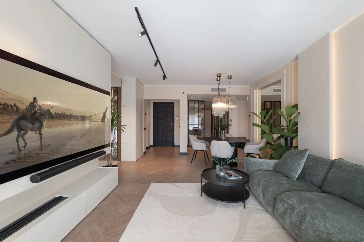 Ground Floor Apartment for sale in Benahavís — photo 1