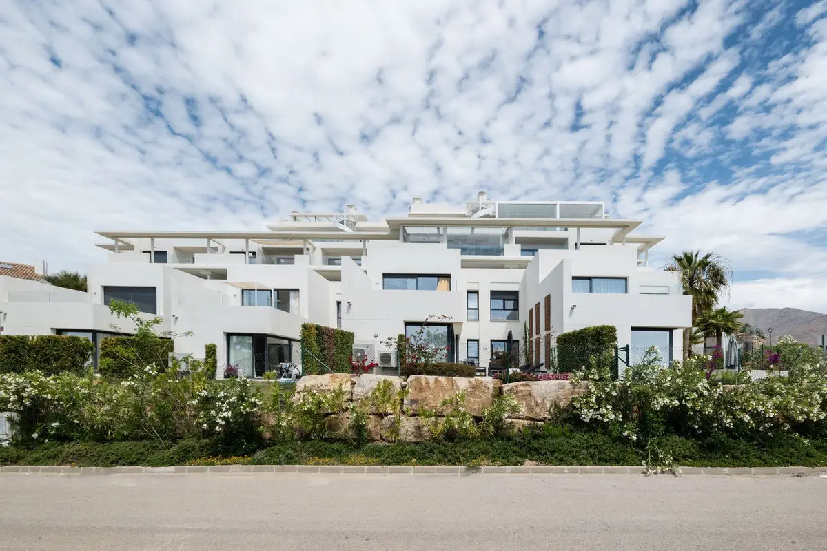 Townhouse for sale in Casares — photo 1