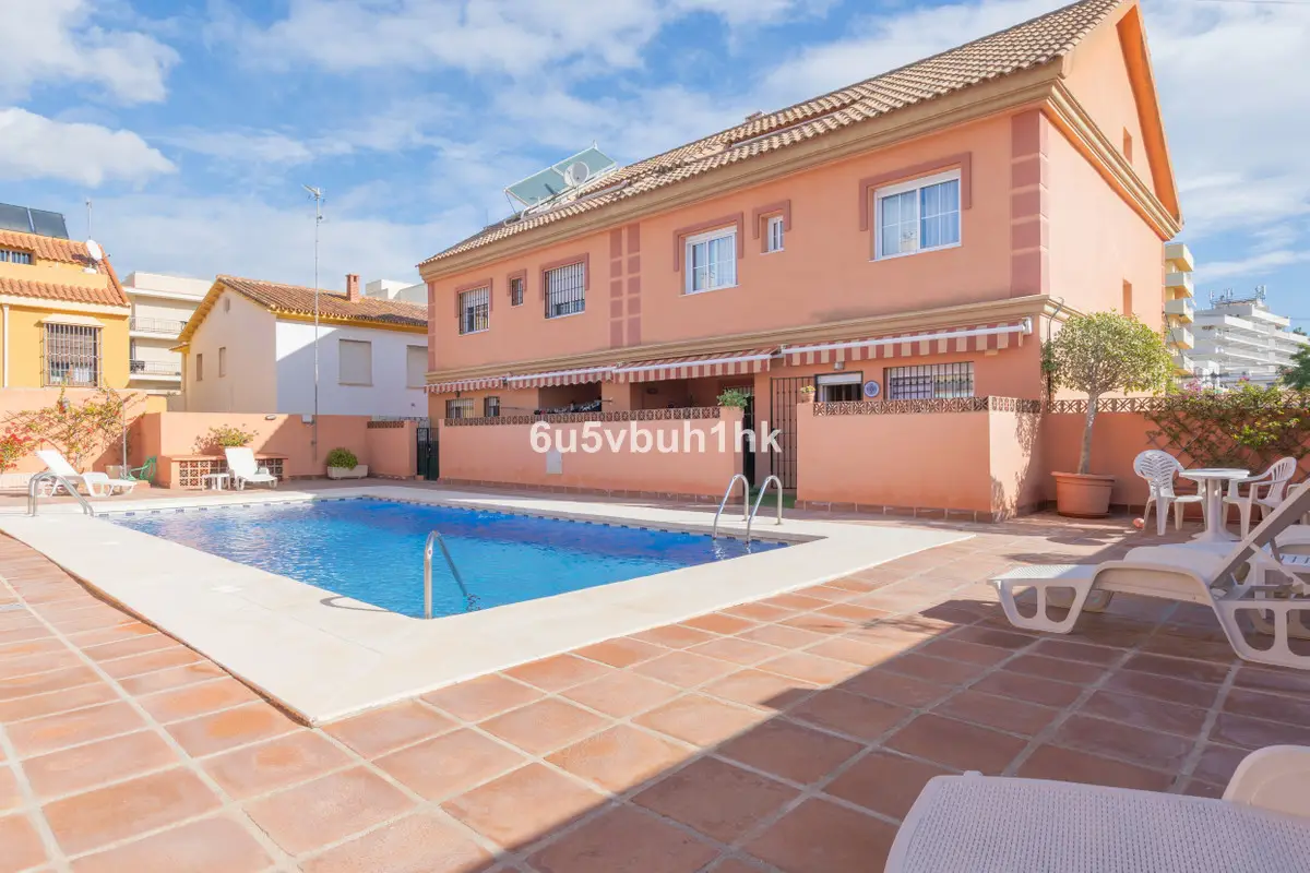 Semi-Detached House for sale in Fuengirola — photo 1