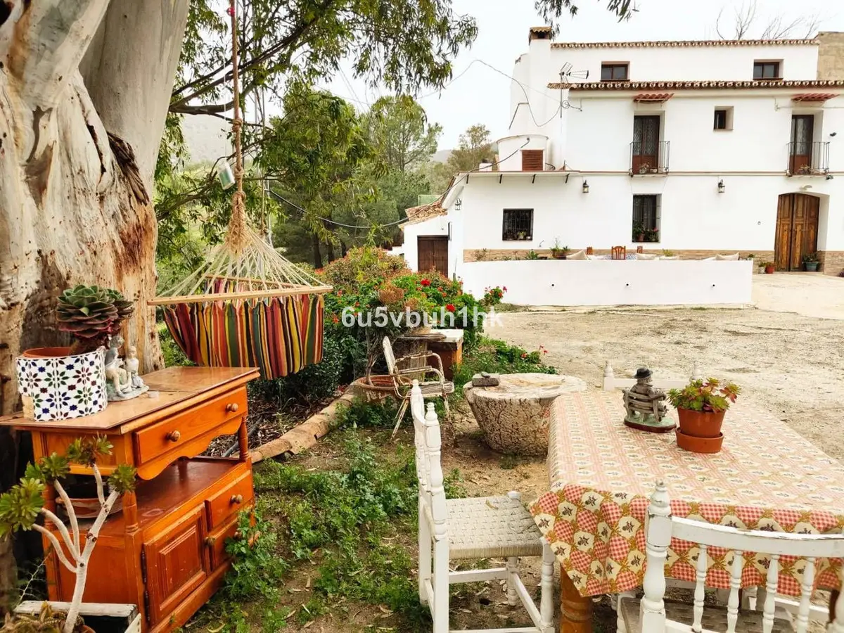 Land for sale in Málaga — photo 1