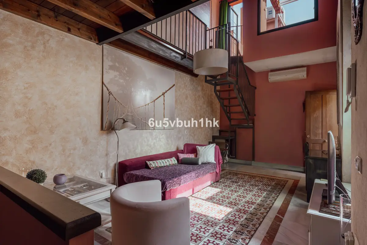 Middle Floor Apartment for sale in Málaga — photo 1