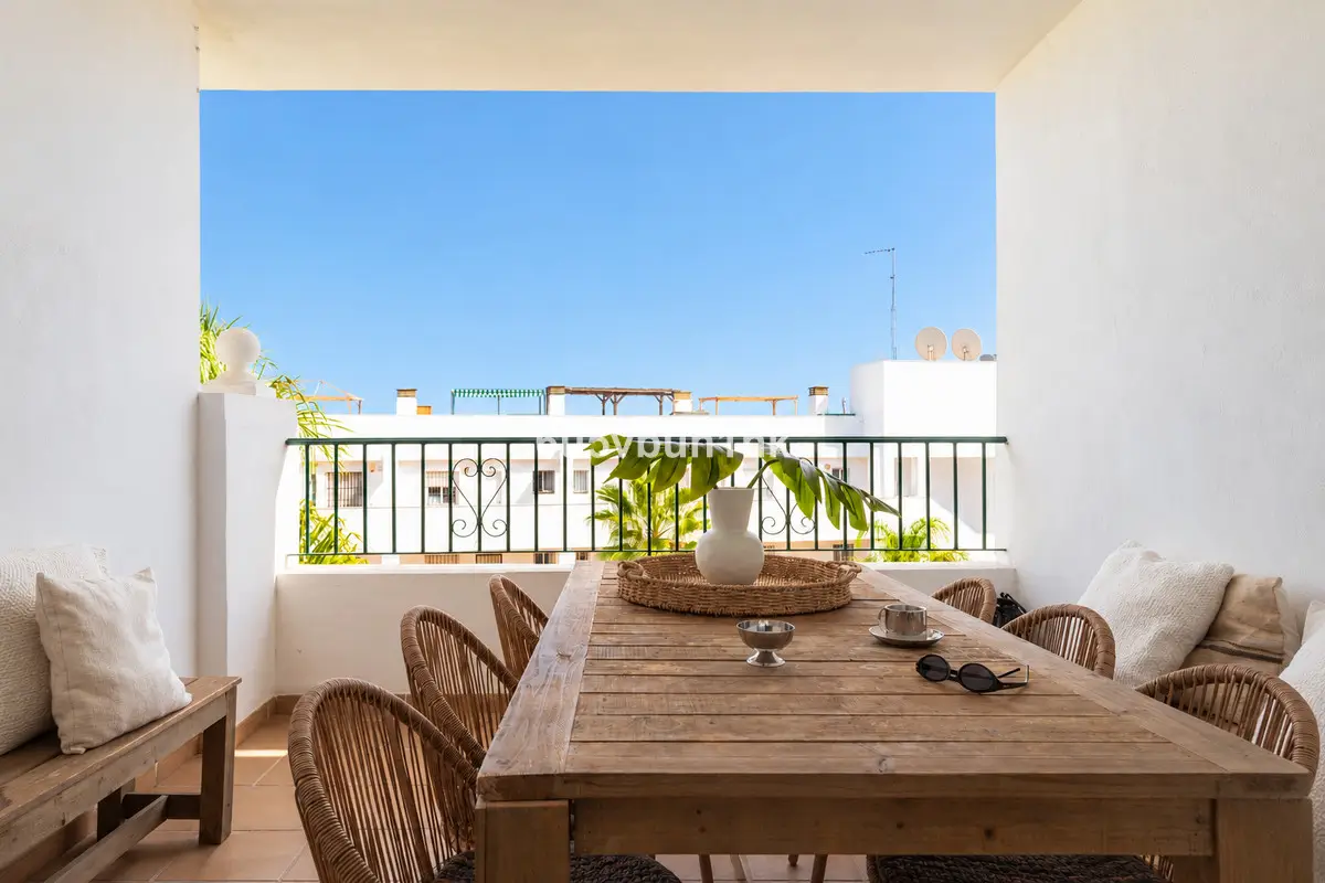 Middle Floor Apartment for sale in La Cala de Mijas — photo 1