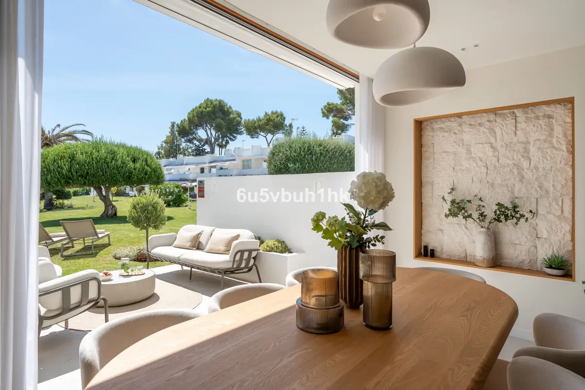 Townhouse for sale in Nueva Andalucía — photo 1