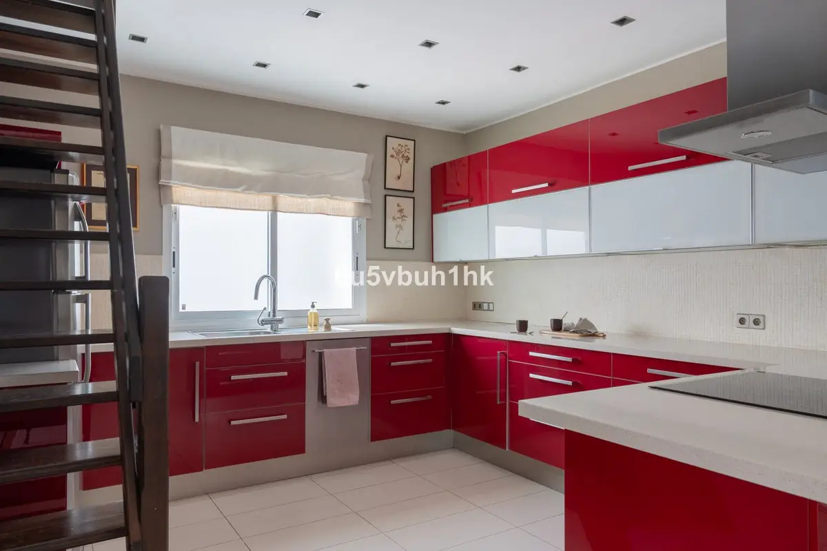 Ground Floor Apartment for sale in Nueva Andalucía — photo 1