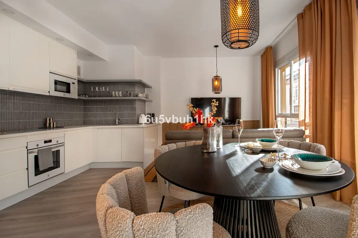Middle Floor Apartment for sale in Málaga — photo 1