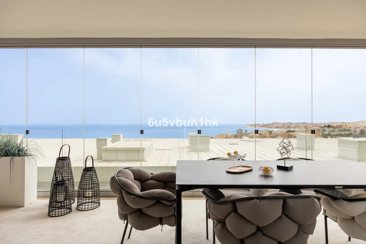 Middle Floor Apartment for sale in Fuengirola — photo 1