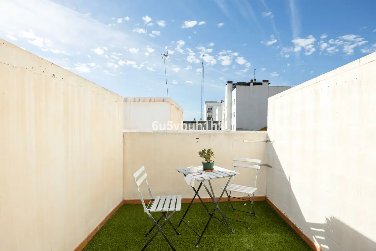 Middle Floor Apartment for sale in Málaga — photo 1