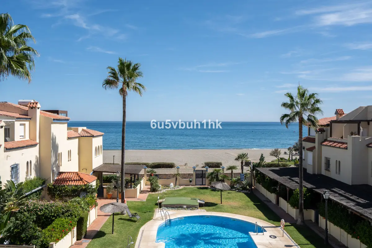 Townhouse for sale in Casares — photo 1