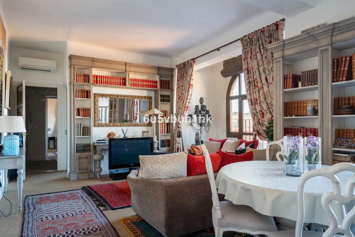 Middle Floor Apartment for sale in Málaga — photo 1