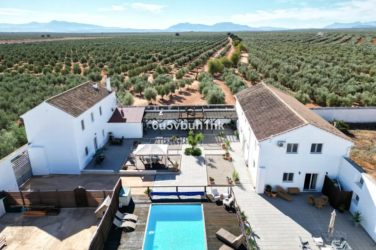 Detached Villa for sale in Antequera — photo 1