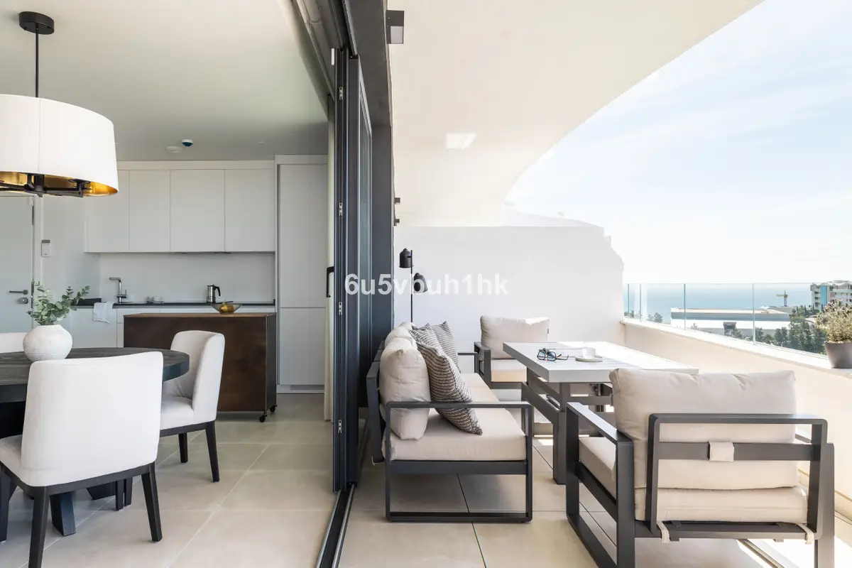 Middle Floor Apartment for sale in Fuengirola — photo 1