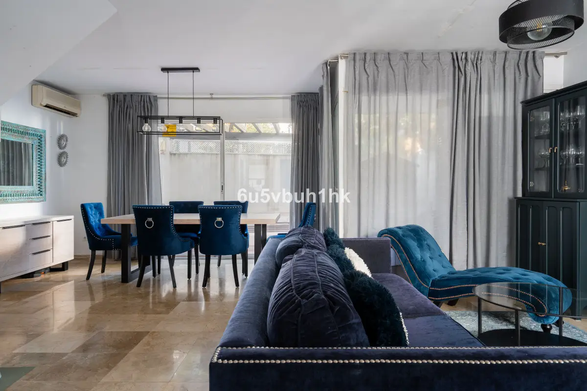 Townhouse for sale in Nueva Andalucía — photo 1