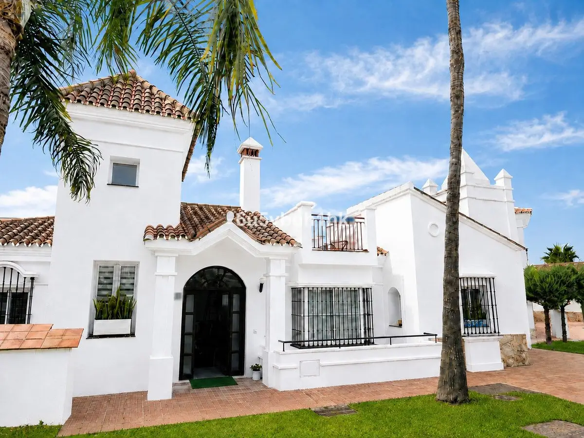 Townhouse for sale in Riviera del Sol — photo 1