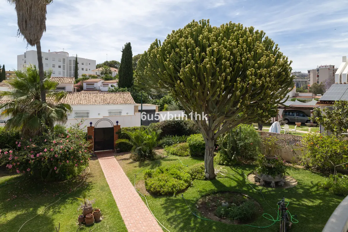 Townhouse for sale in Málaga — photo 1