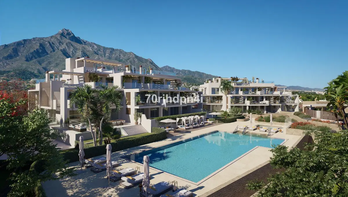 Middle Floor Apartment for sale in Marbella — photo 1