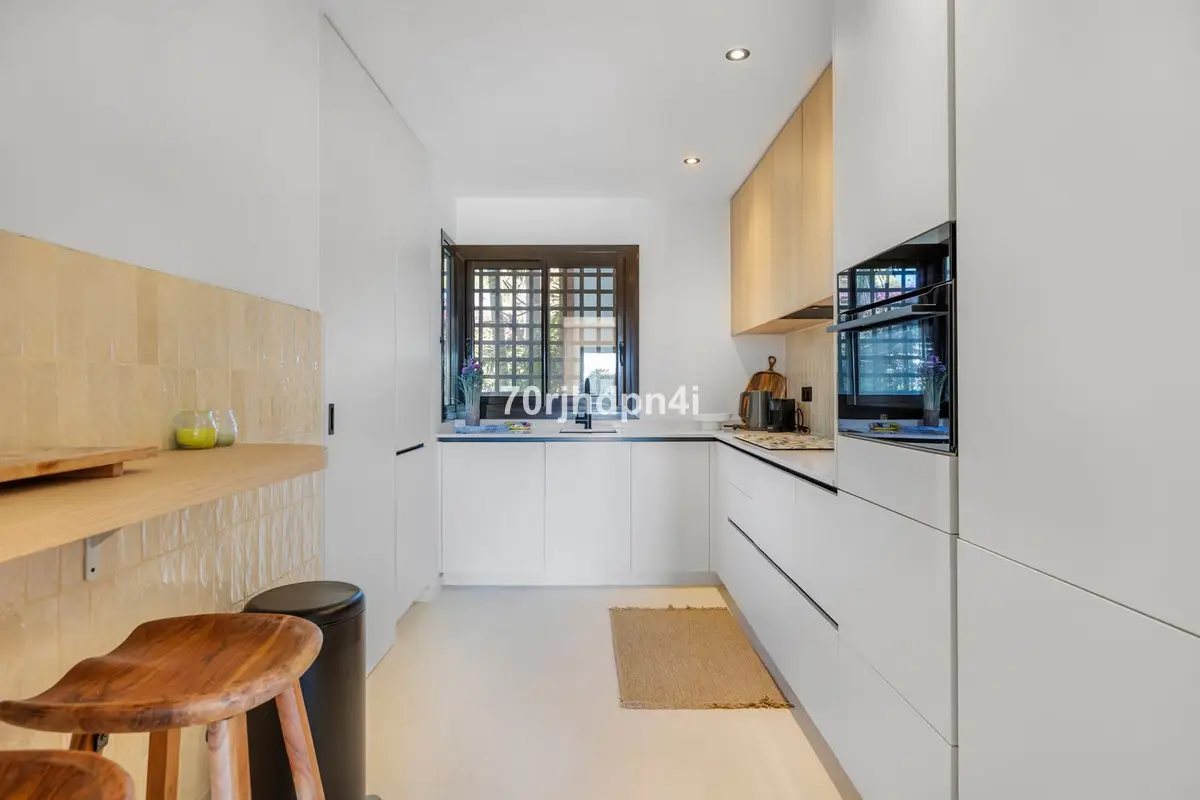 Ground Floor Apartment for sale in Estepona — photo 1