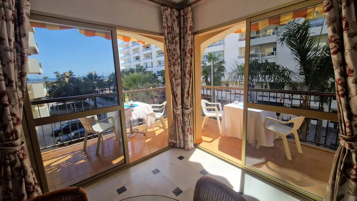 Middle Floor Apartment for sale in Fuengirola — photo 1