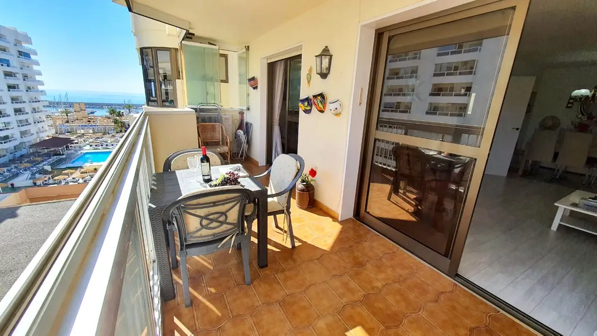 Middle Floor Apartment for sale in Fuengirola — photo 1