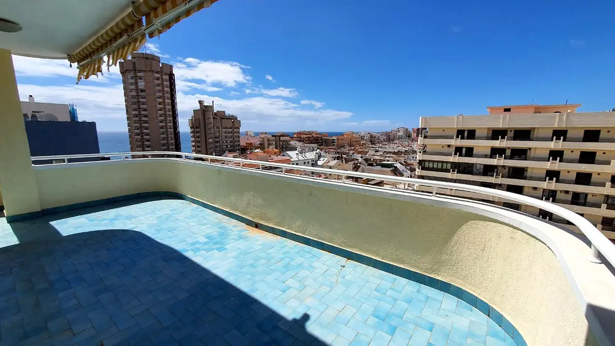 Middle Floor Apartment for sale in Fuengirola — photo 1