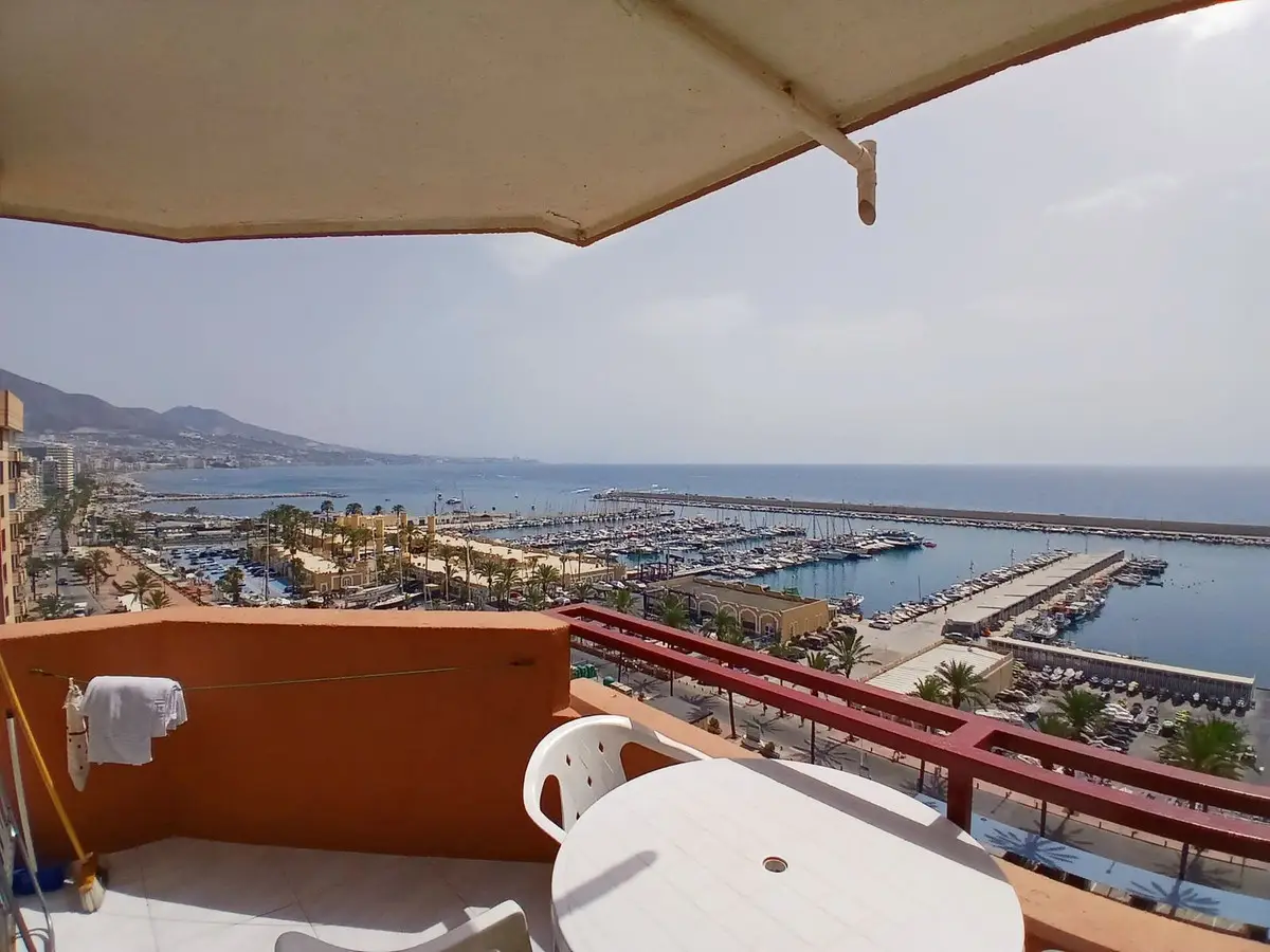 Middle Floor Apartment for sale in Fuengirola — photo 1
