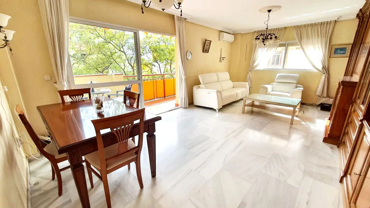 Middle Floor Apartment for sale in Fuengirola — photo 1
