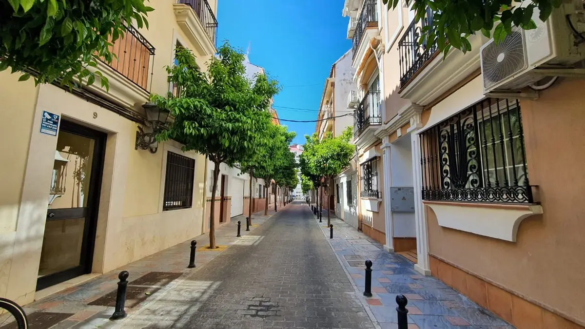 Middle Floor Apartment for sale in Fuengirola — photo 1