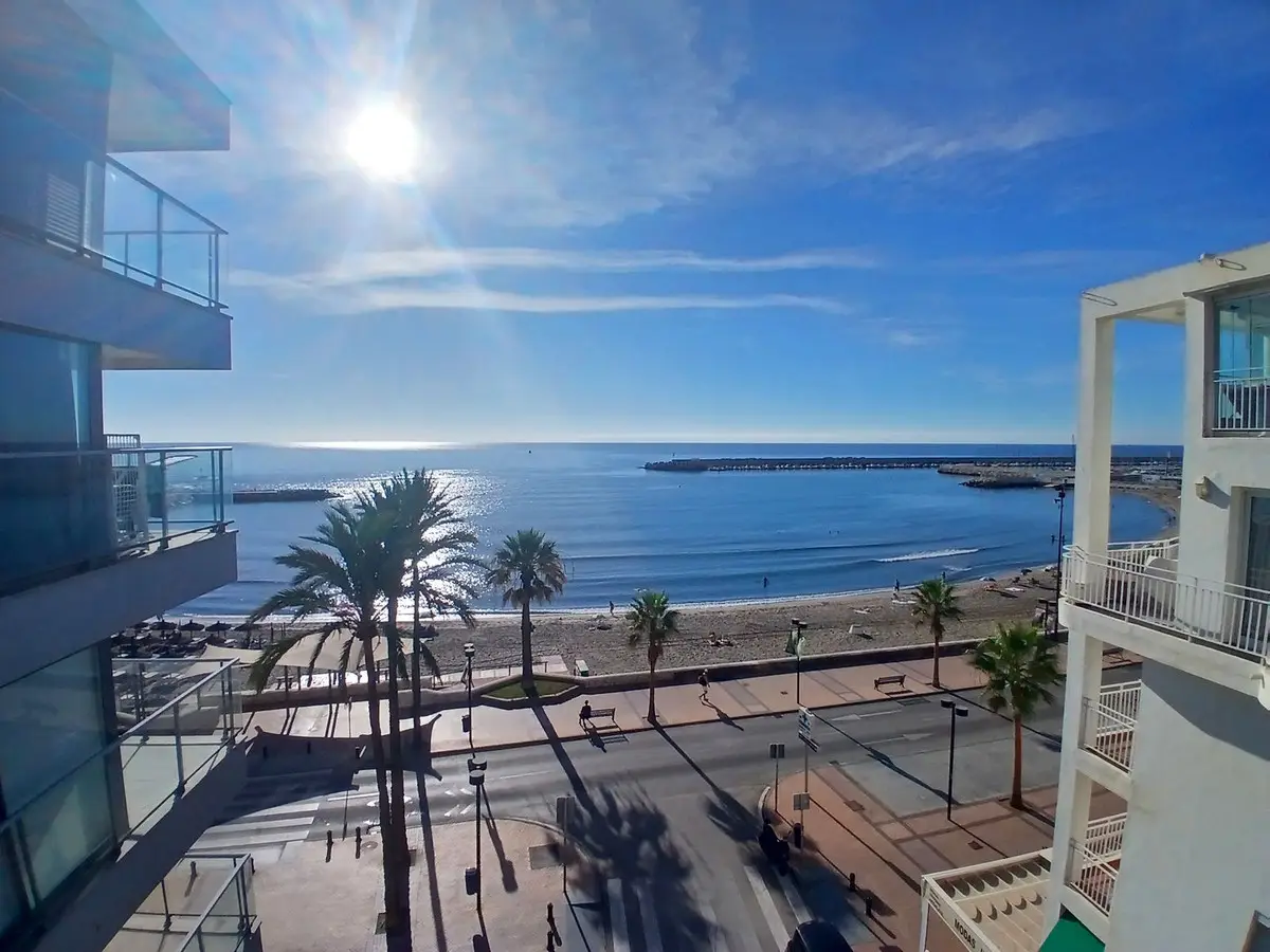 Middle Floor Apartment for sale in Fuengirola — photo 1
