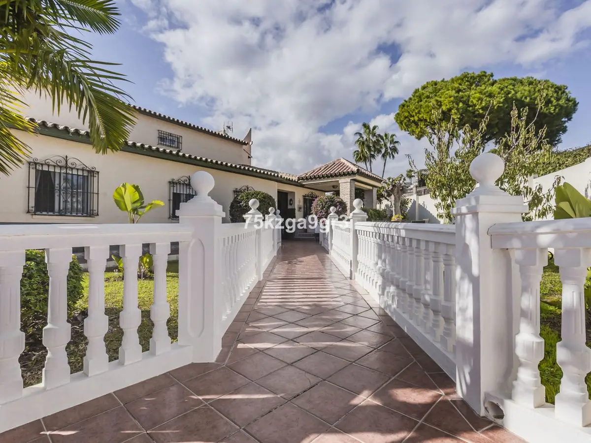 Detached Villa for sale in Benalmadena Costa — photo 1