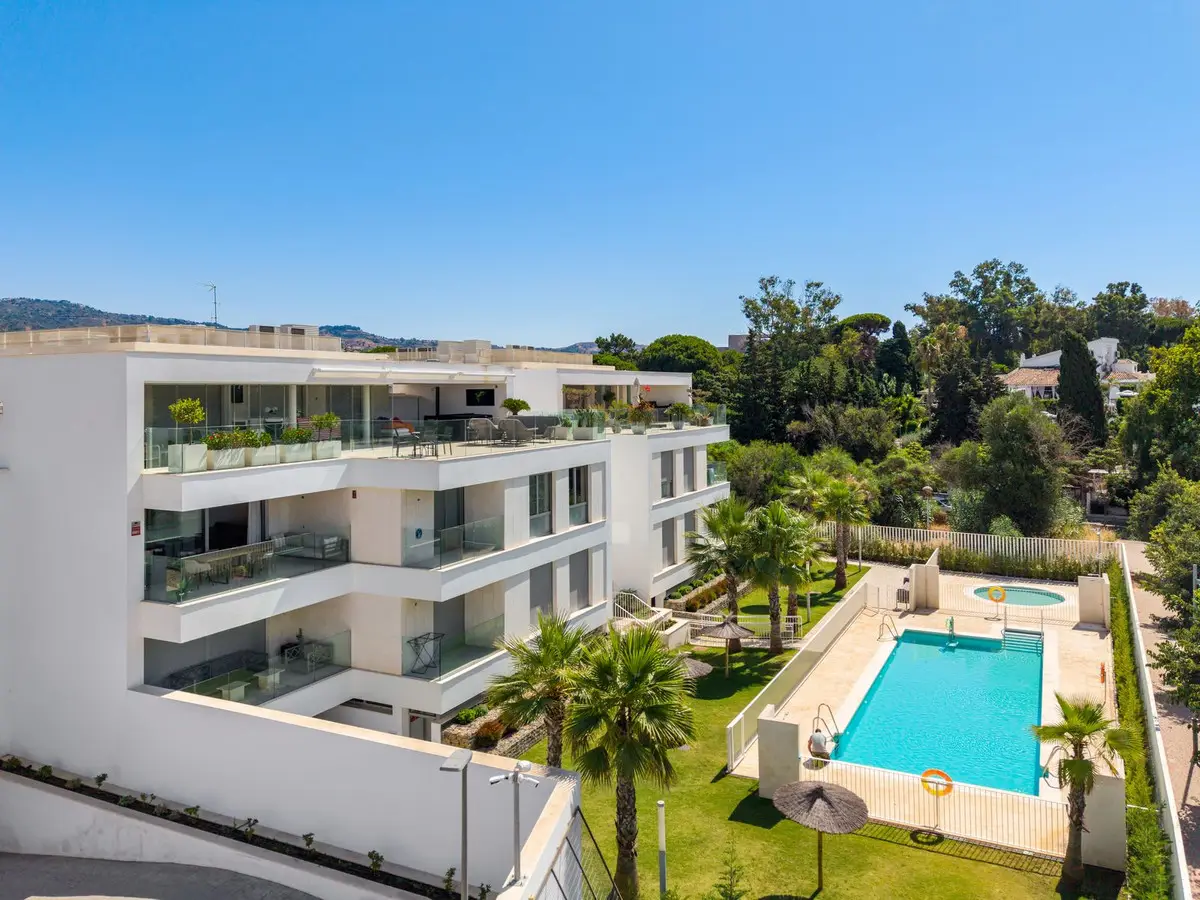Middle Floor Apartment for sale in Elviria — photo 1
