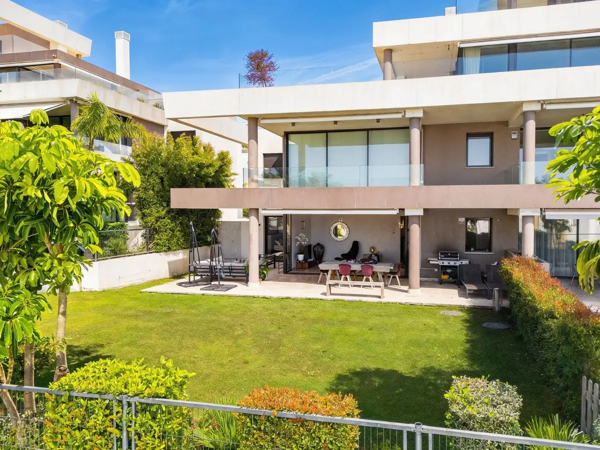 Ground Floor Apartment for sale in Cabopino — photo 1