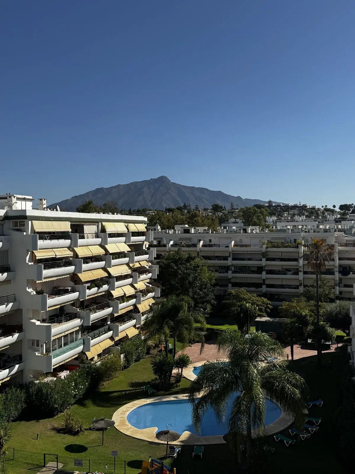 Middle Floor Apartment for sale in San Pedro de Alcántara — photo 1