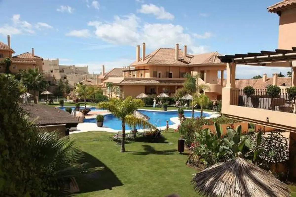 Ground Floor Apartment for sale in Nueva Andalucía — photo 1