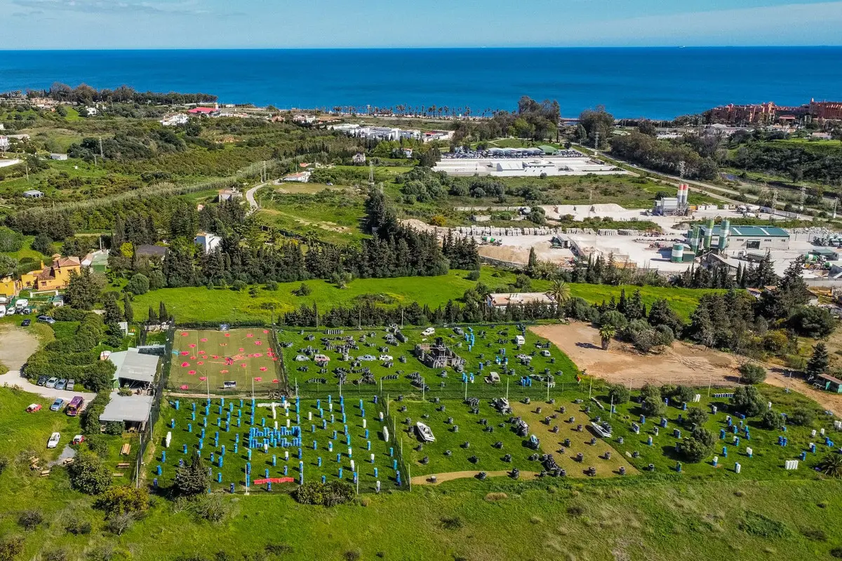 Land for sale in Estepona — photo 1