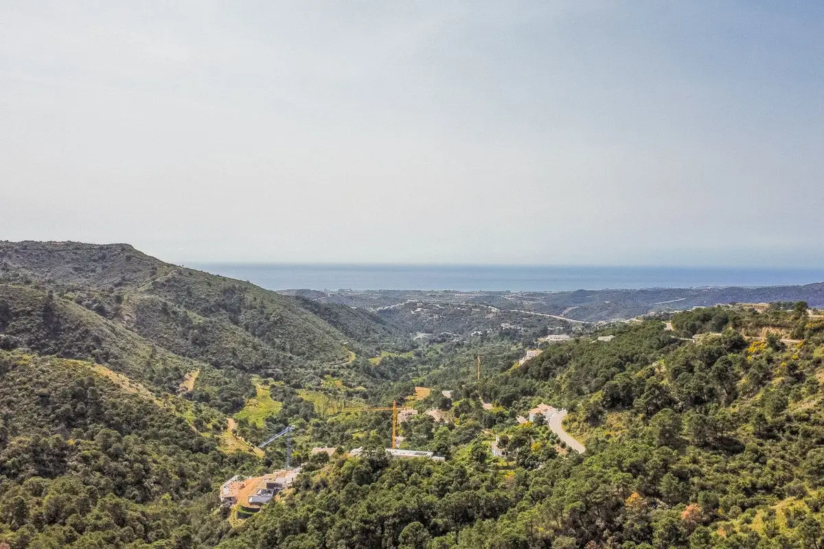 Land for sale in Benahavís — photo 1